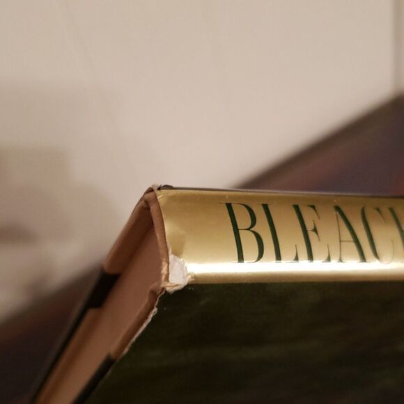 💚3/$20 Vintage  Book - "Bleachers" by John Grisham (2003) - Picture 3 of 8